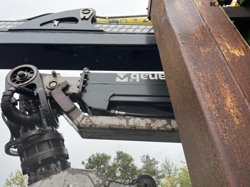 Wood chipper with crane and trolley 16