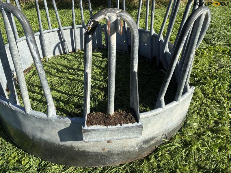 Feed fence 8