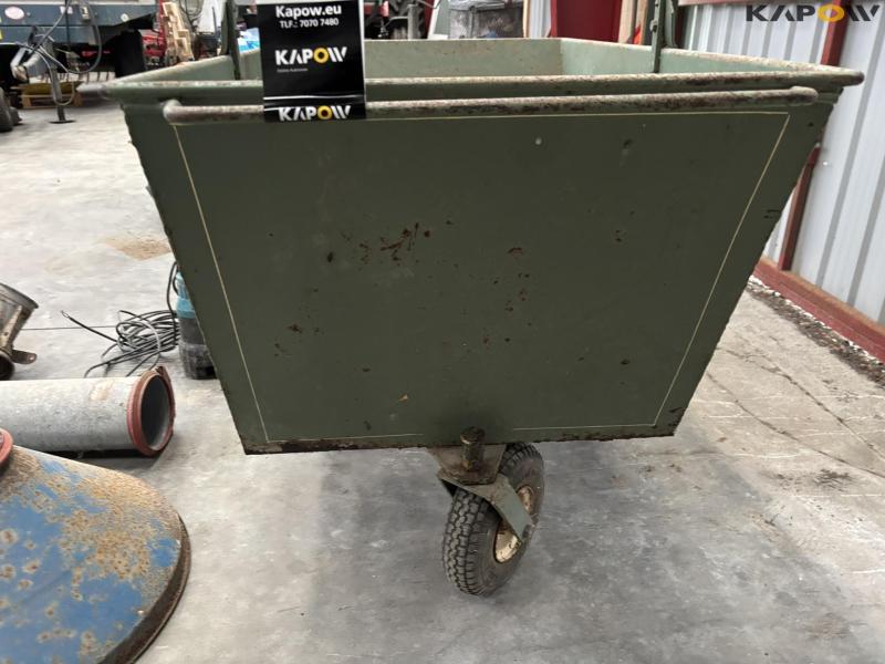 Feed trolley and grain equipment 13