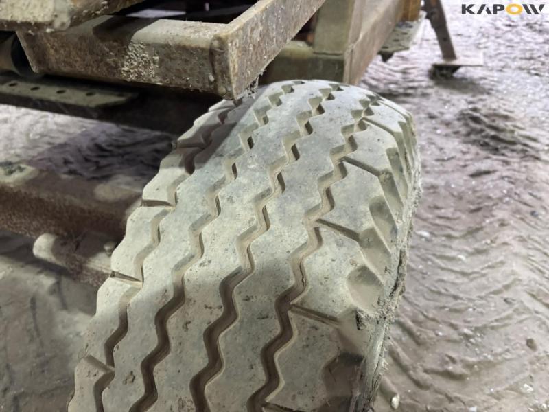 Feed hose for irrigation machine 27