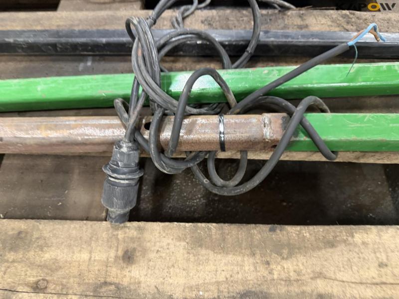 Front spacers for twin wheels 9