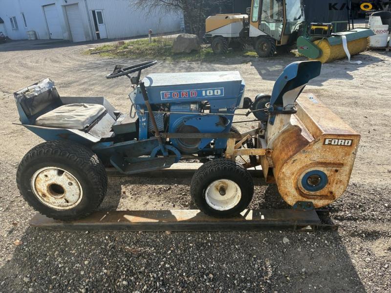 Ford 100 garden tractor 3
