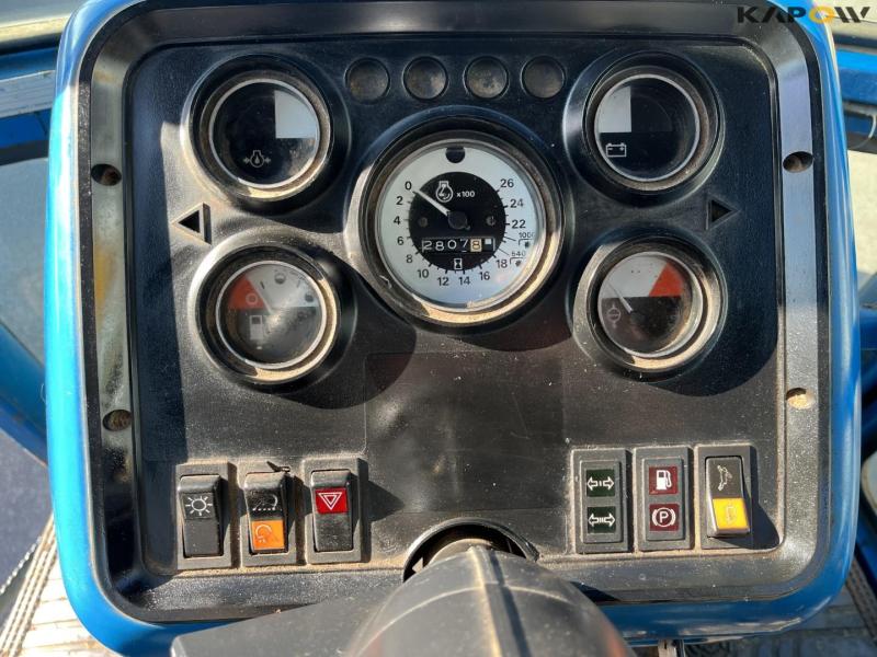 Ford 5610 Force II tractor 39