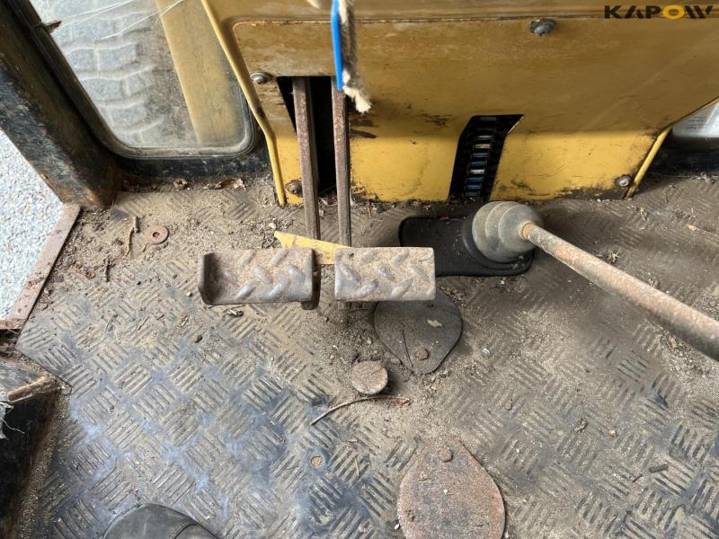 Ford 655 backhoe loader 49