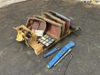 Ford oil pan and crankcase 28