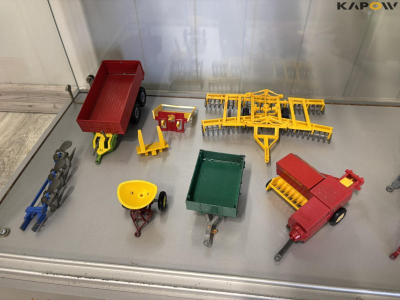 Ford/Fordson model tractors 31