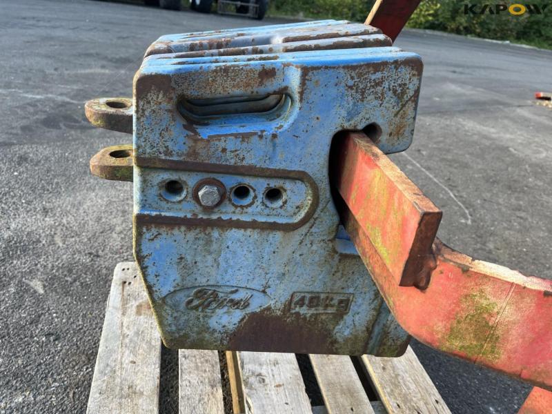 Ford front weight on HE-VA bracket 9