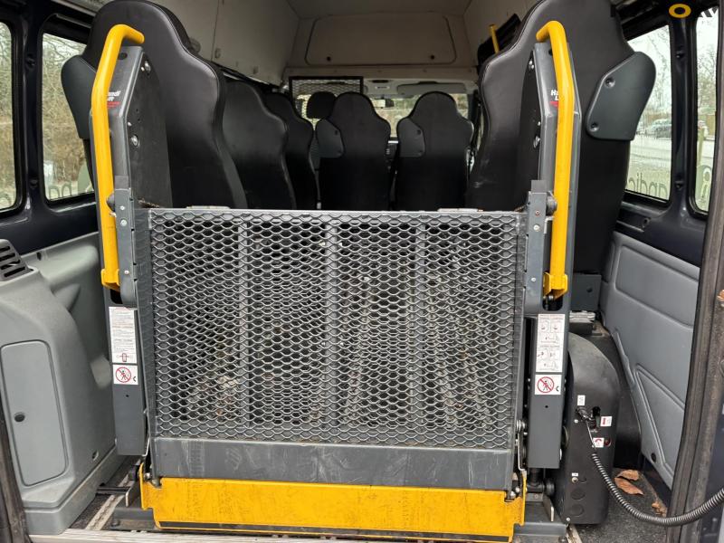 Ford Transit 140 T300 Handicap bus 42