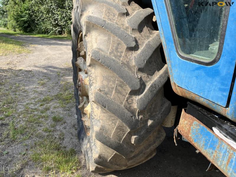 Ford TW15 tractor 22