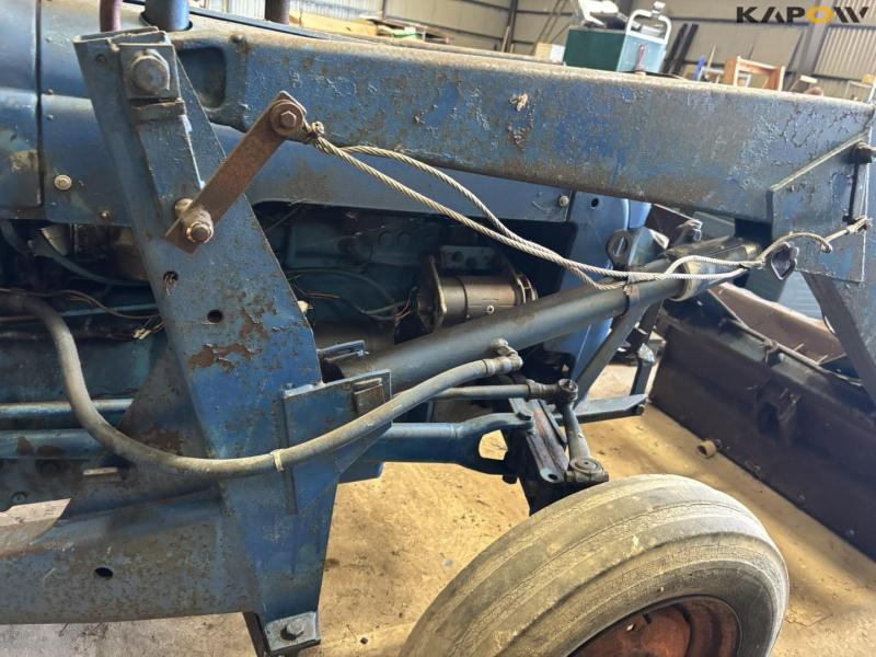 Fordson Dexta with front loader 22