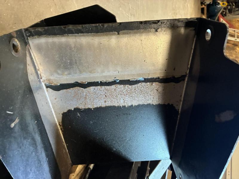 Extension spout for new Holland Fr. mower 5