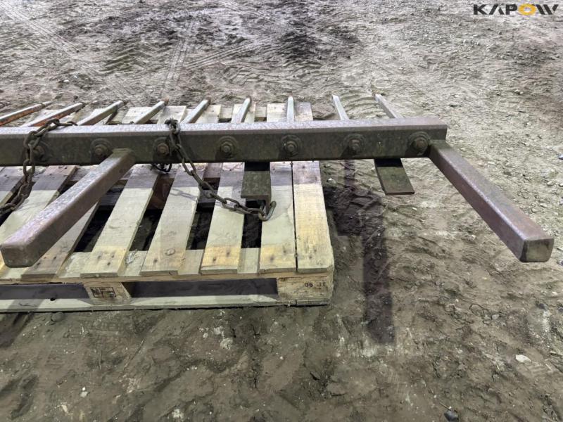 Attachment for shovel 12