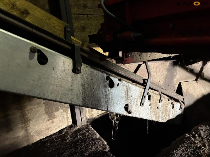 Fortschritt T260 conveyor belt 3