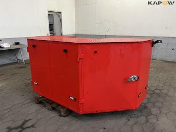 Front box with built-in vice