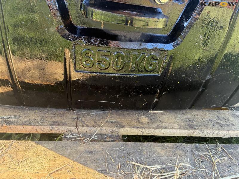 Front block 690kg 11