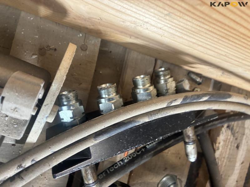 Front loader valve from Case MXV 17