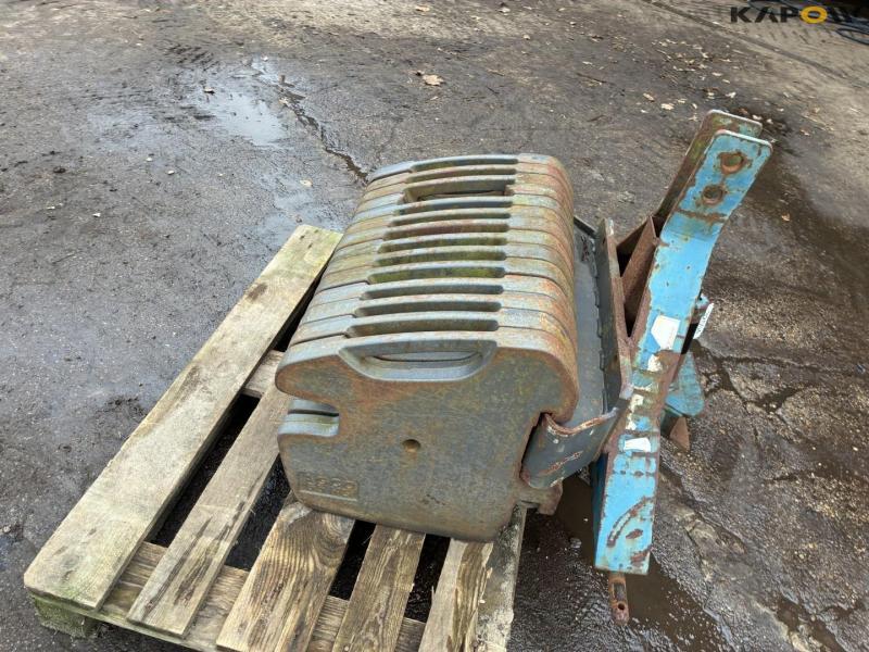 Front weight on frame 6