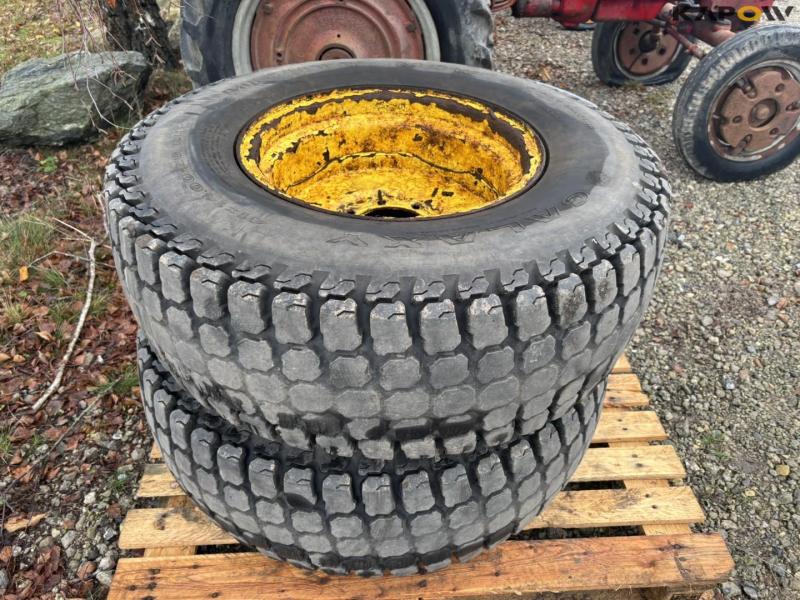 Galaxy Mighty Mow wheels 41x14.00-20 2