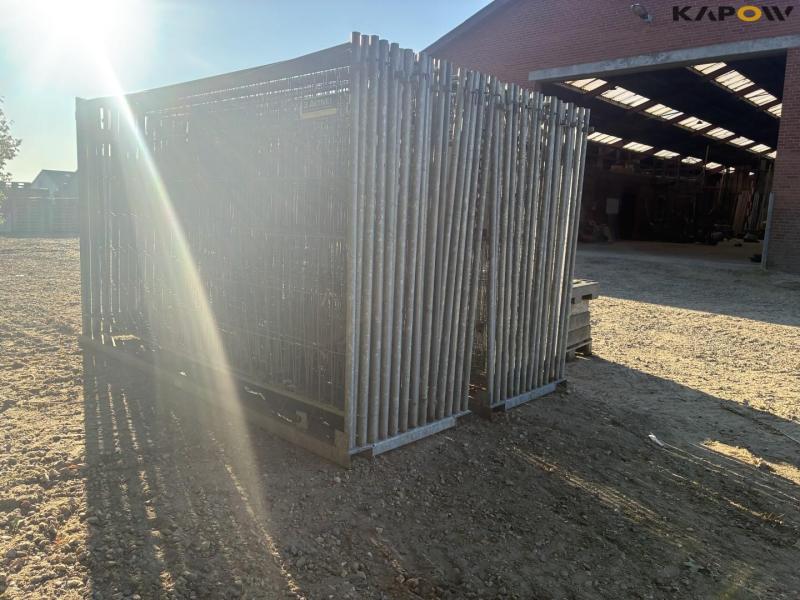 Galvanized construction site fence 5