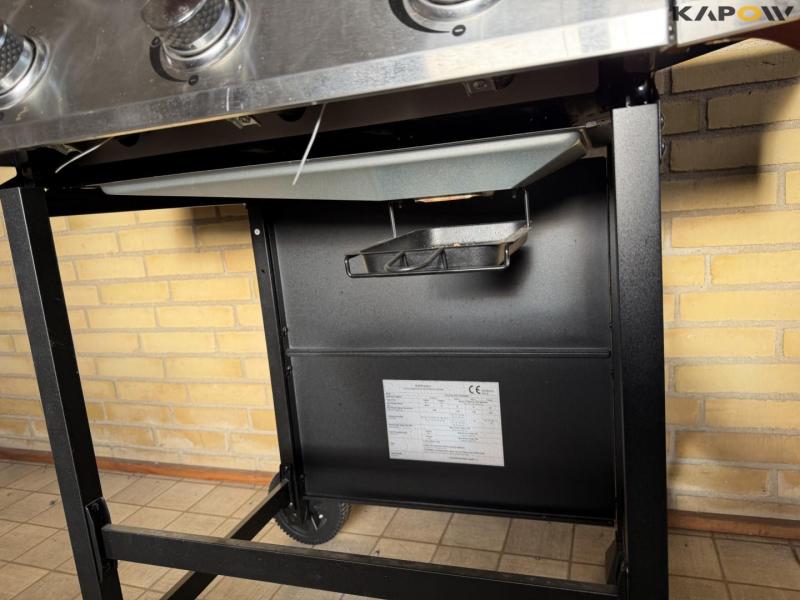 Gas grill 9