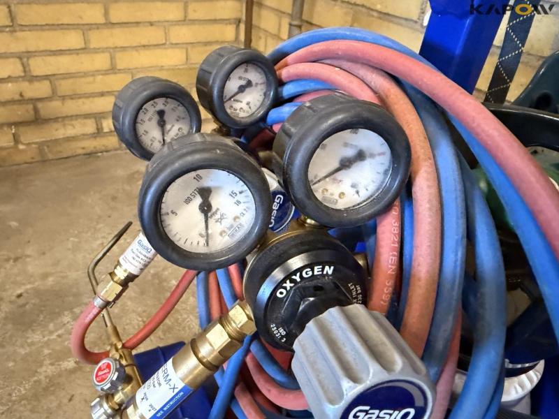 Gasia cutting/welding system with supply pipe 6