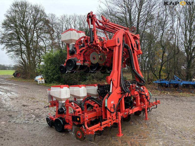 Gaspardo 12 row corn seeder 4