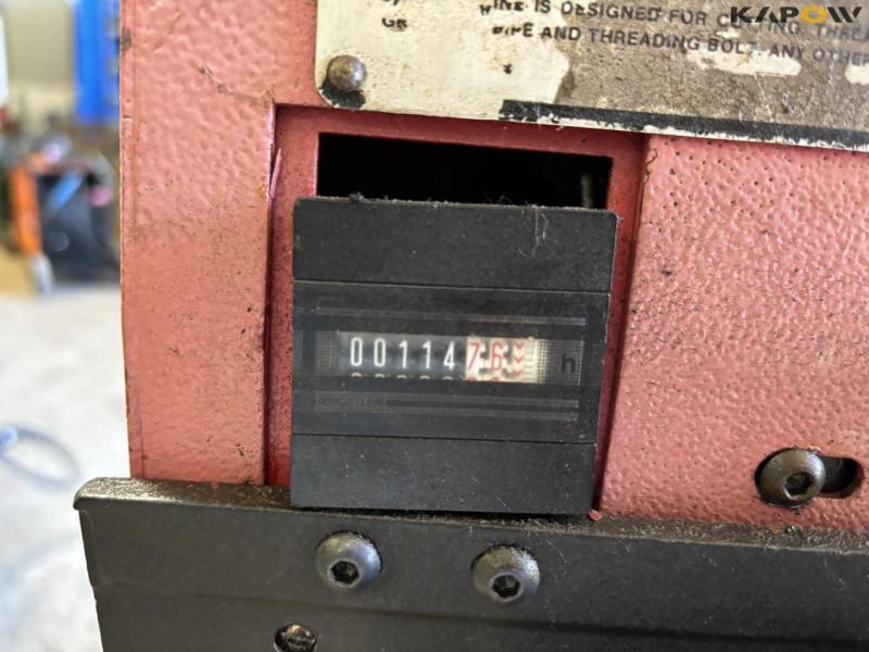 Thread cutting machine 19