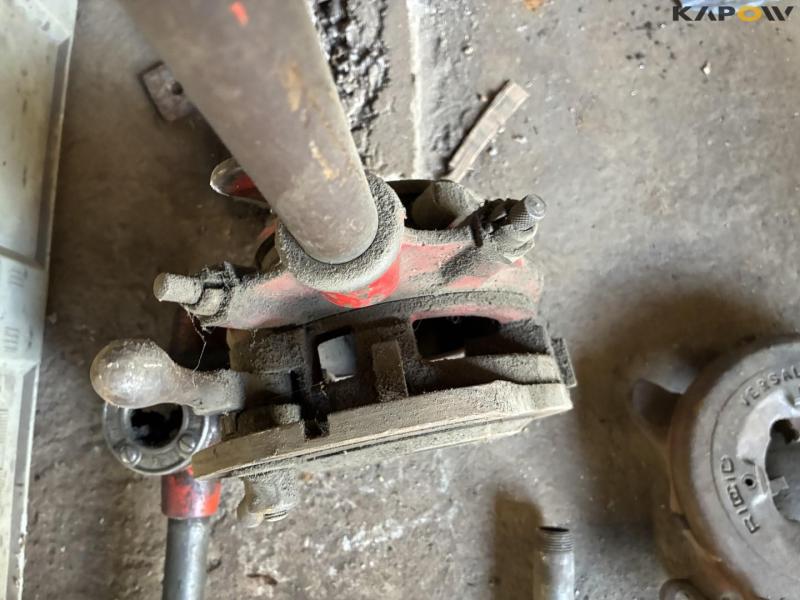 Thread cutting equipment 23