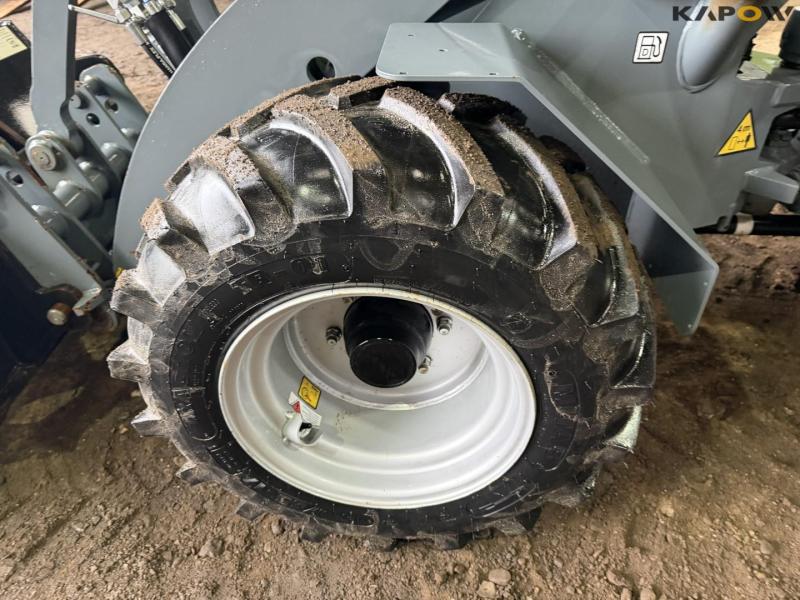 Giant G2500 HD skid steer loader 43