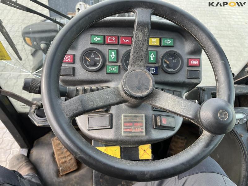 Giant V452T HD skid steer loader 32