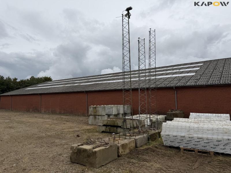 Lattice mast + concrete base 2