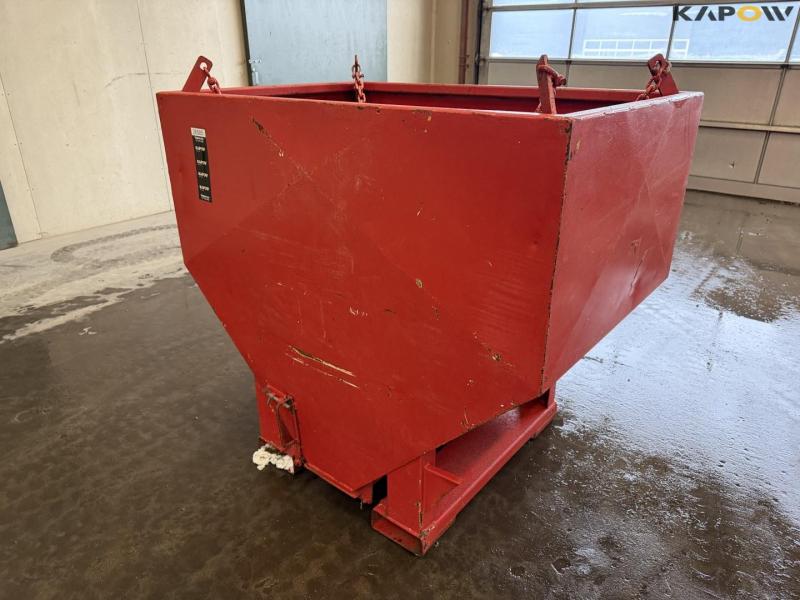 Fertilizer loading box 1