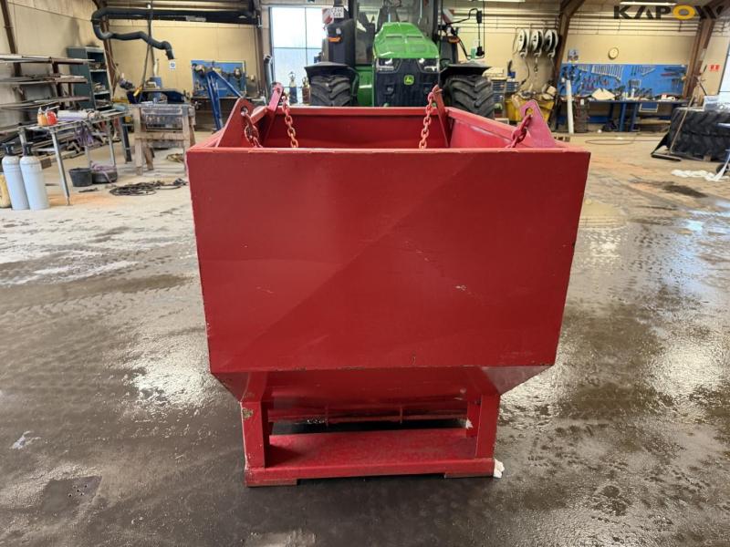 Fertilizer loading box 4