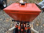 Fertilizer spreader for Christmas trees 18