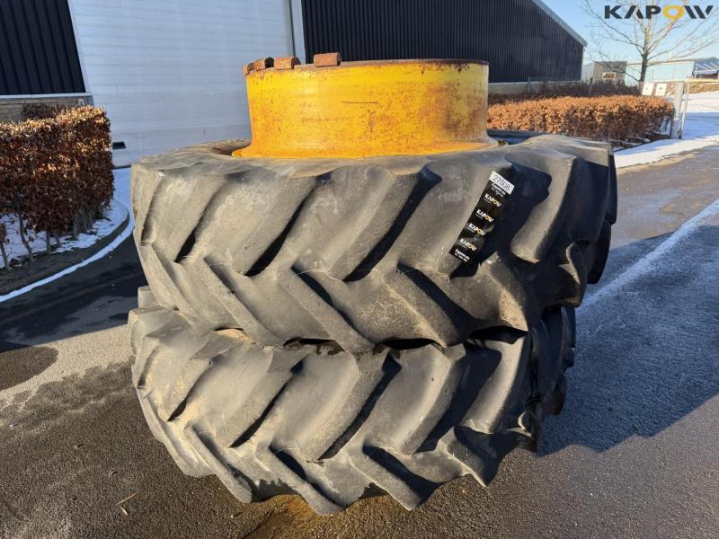 Good Year 20.8-R42 twin wheels 1