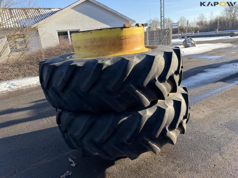 Good Year 20.8-R42 twin wheels 5