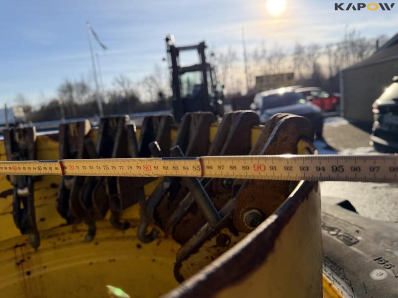 Good Year 20.8-R42 twin wheels 15