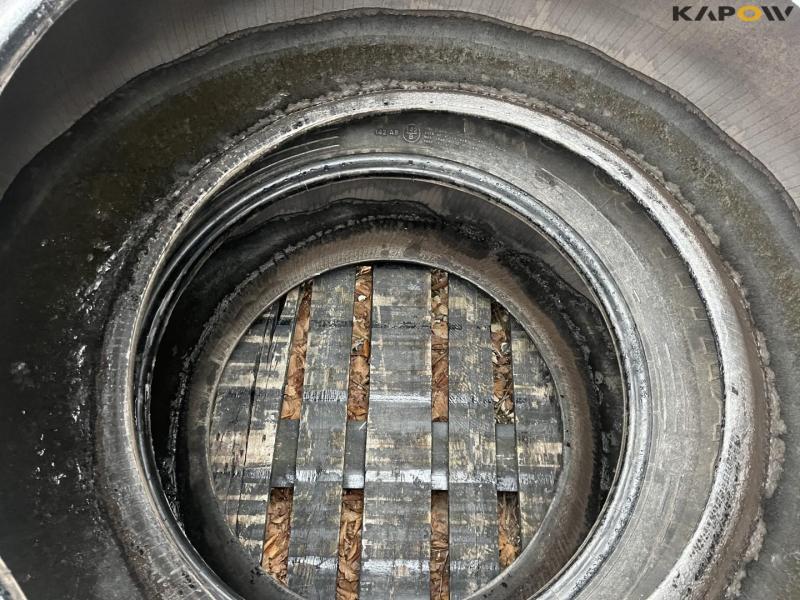 Good Year 540/65-R28 tires 10