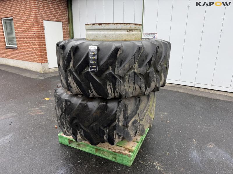 Goodyear 600/70-R30 twin wheels 1