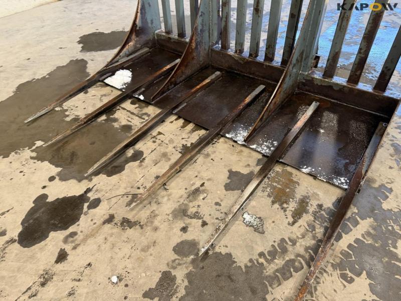 Grass grip with Volvo hitch 9