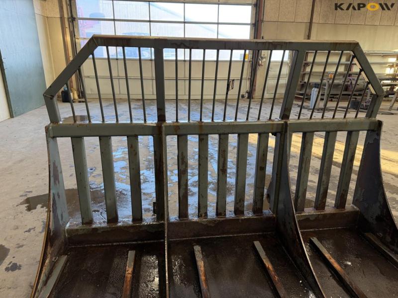 Grass grip with Volvo hitch 12