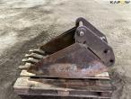 Excavator bucket with teeth 2
