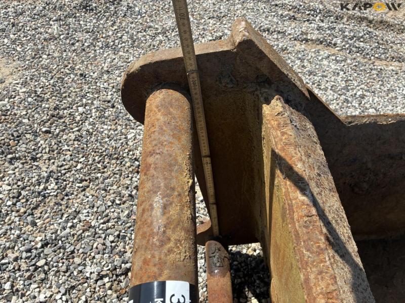 Excavator shovel 22