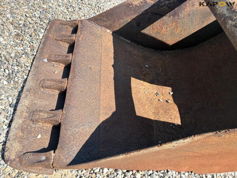 Excavator shovel 12