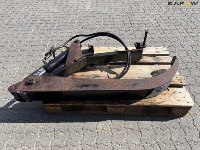 Grapple arm for pallet forks 6
