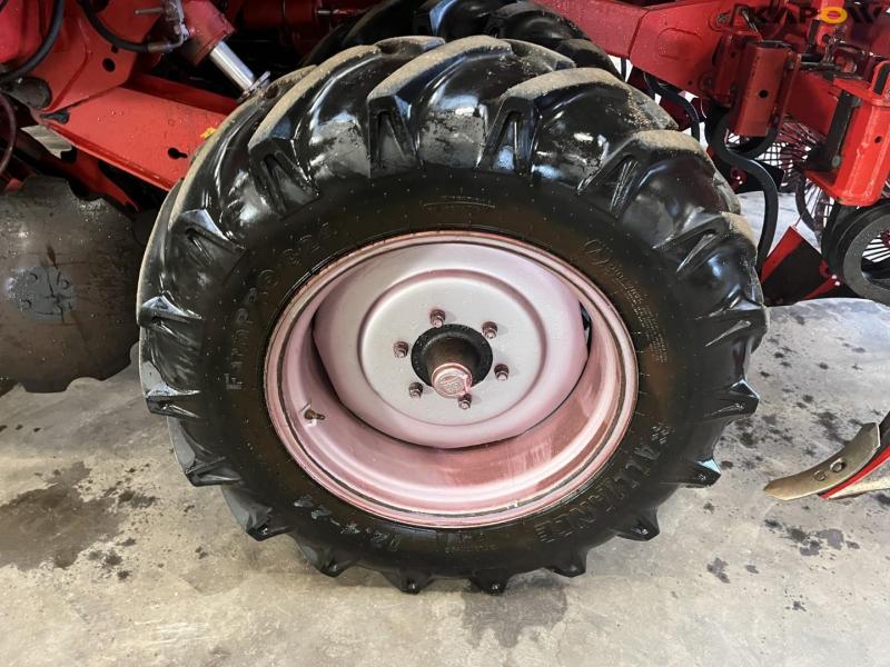 Grimme GL860 compact 8 row potato planter 8