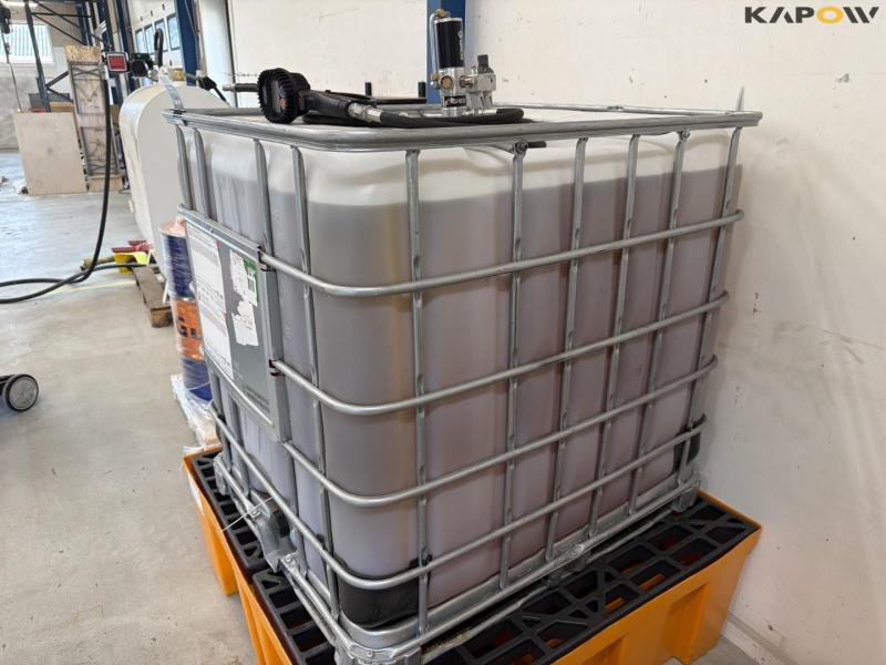 Gulf 1000 liters hydraulic oil with pump 5