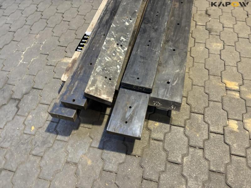 Rubber pads for scraper blade 5