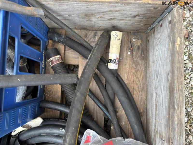 Rubber strips and radiator hoses 11