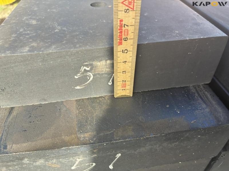 Rubber blades for snow plows 16
